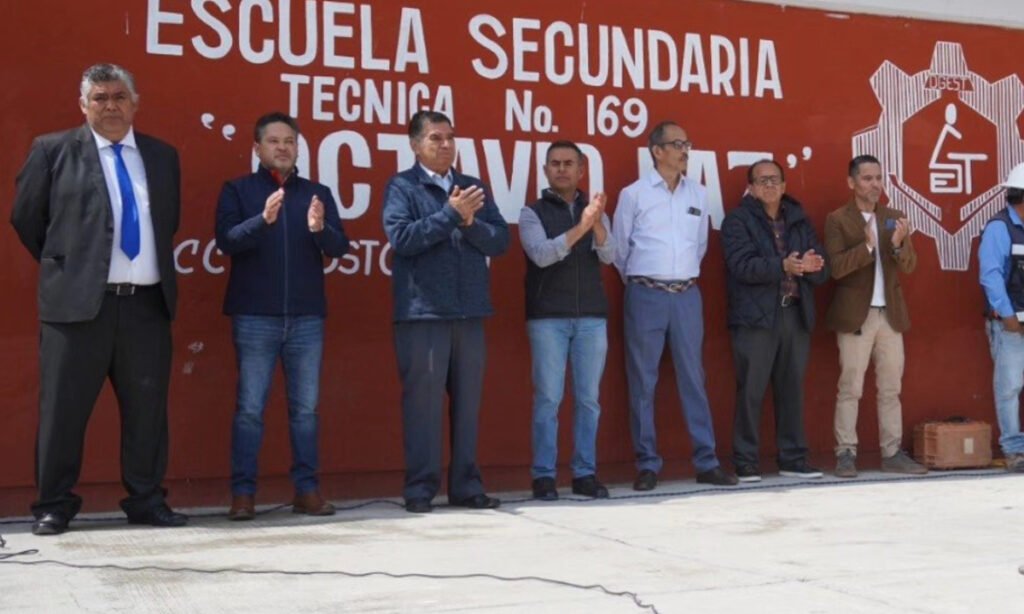 Alcalde Omar Sánchez inaugura arcotecho en secundaria Octavio Paz