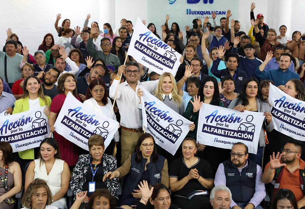 Bandera Blanca contra analfabetismo en Huixquilucan
