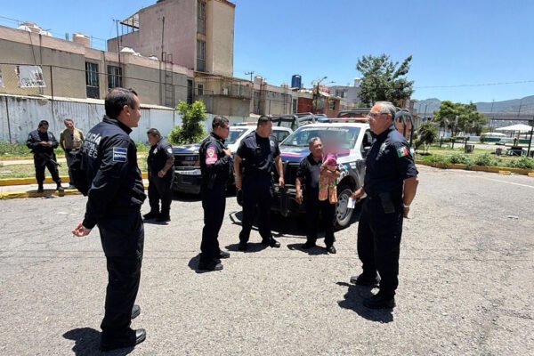 Bebé fue abandonado en taxi de aplicación en Ecatepec