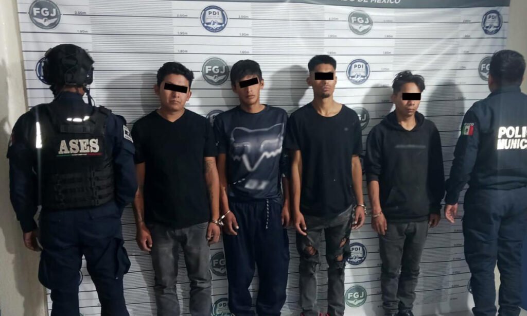 Detienen a cuatro hombres armados en Ixtlahuaca en operativo