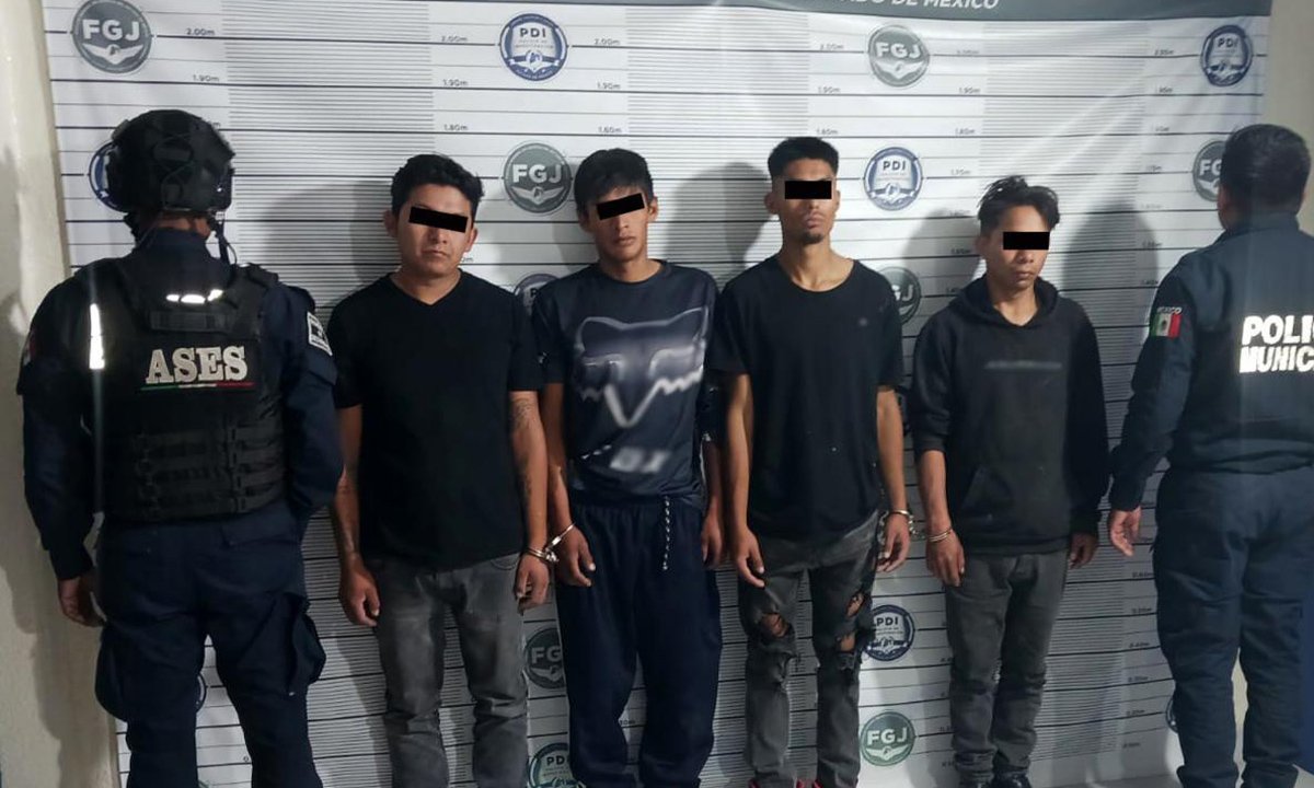 Detienen a cuatro hombres armados en Ixtlahuaca en operativo