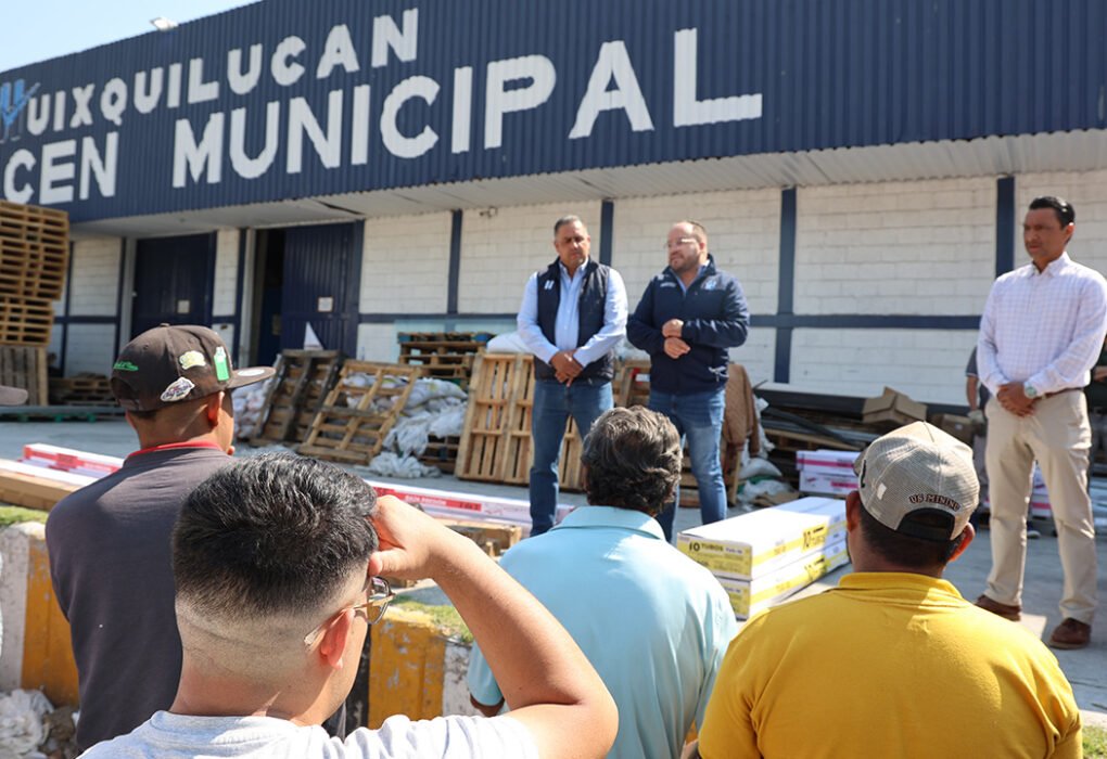 Huixquilucan entrega calentadores solares para reducir consumo de gas