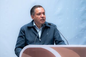 Programas de becas impulsan a miles de estudiantes de Toluca