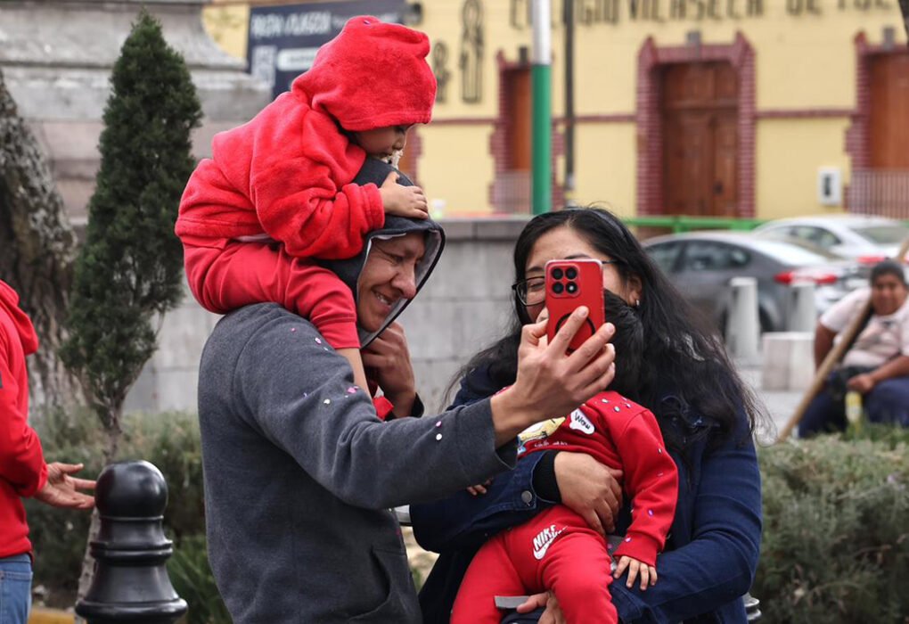 Ricardo Moreno organiza celebraciones familiares en Toluca