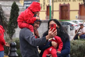 Ricardo Moreno organiza celebraciones familiares en Toluca