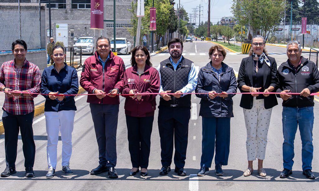 Ricardo Moreno y Delfina Gómez entregan obras viales en Toluca