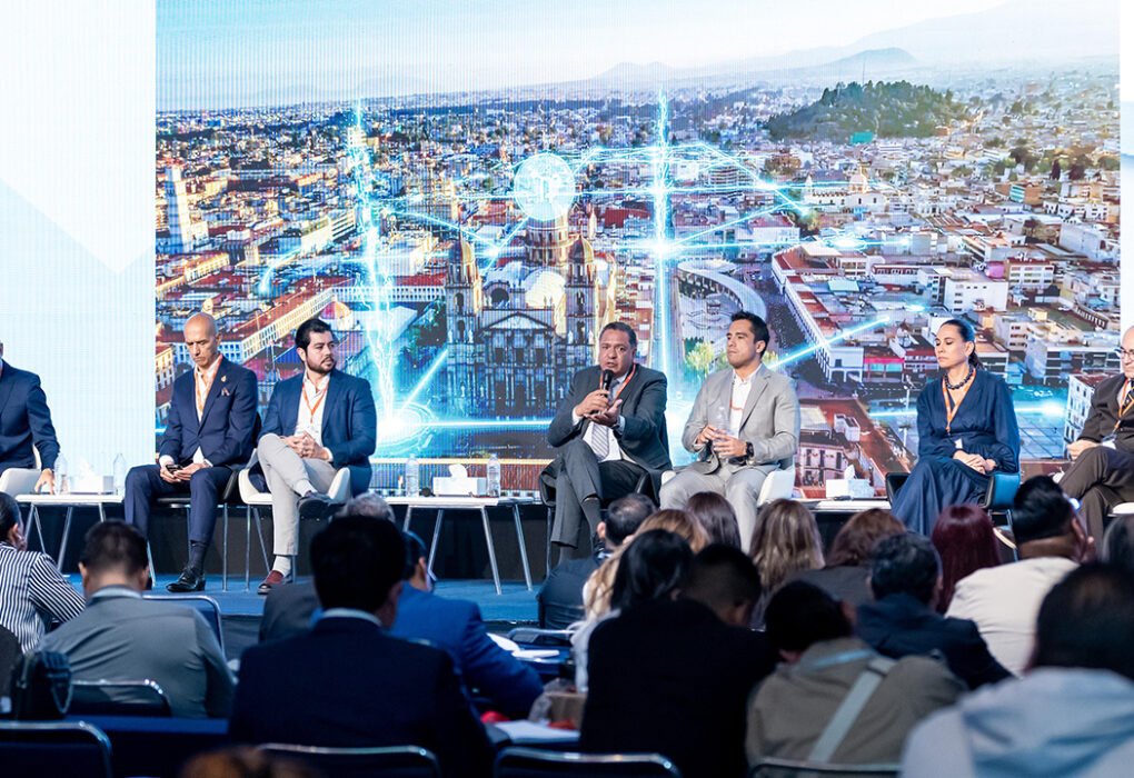 Toluca presenta estrategias de resiliencia y servicios urbanos