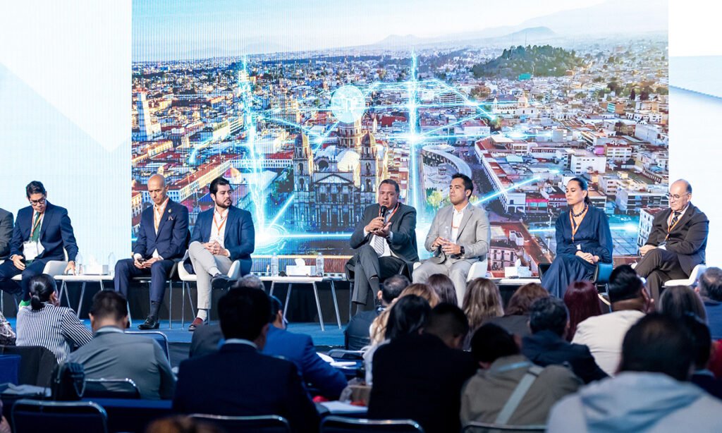 Toluca presenta estrategias de resiliencia y servicios urbanos