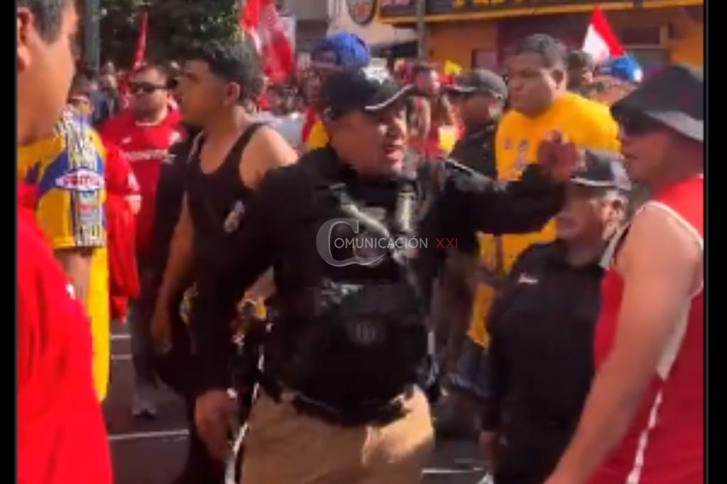 policia agresivo de Toluca