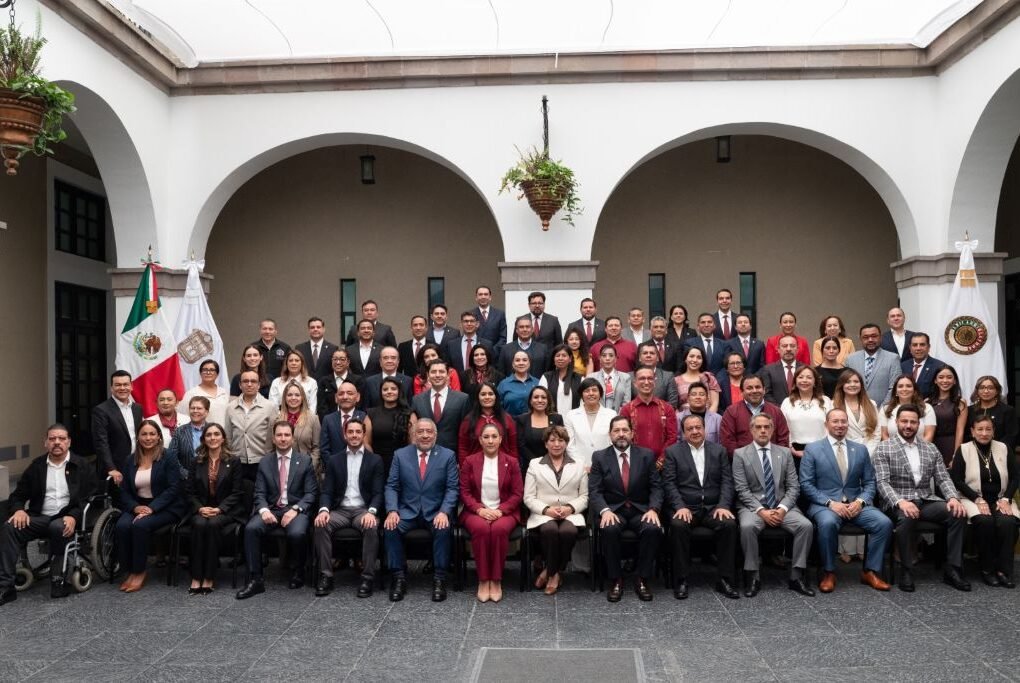 Reunion de los Poderes Ejecutivo y Legislativo