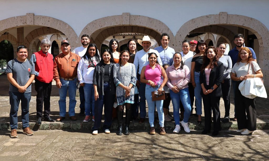 El alcalde Rodolfo Noguéz encabezó la primera reunión formal con representantes juveniles para definir la agenda municipal en temas de juventud.
