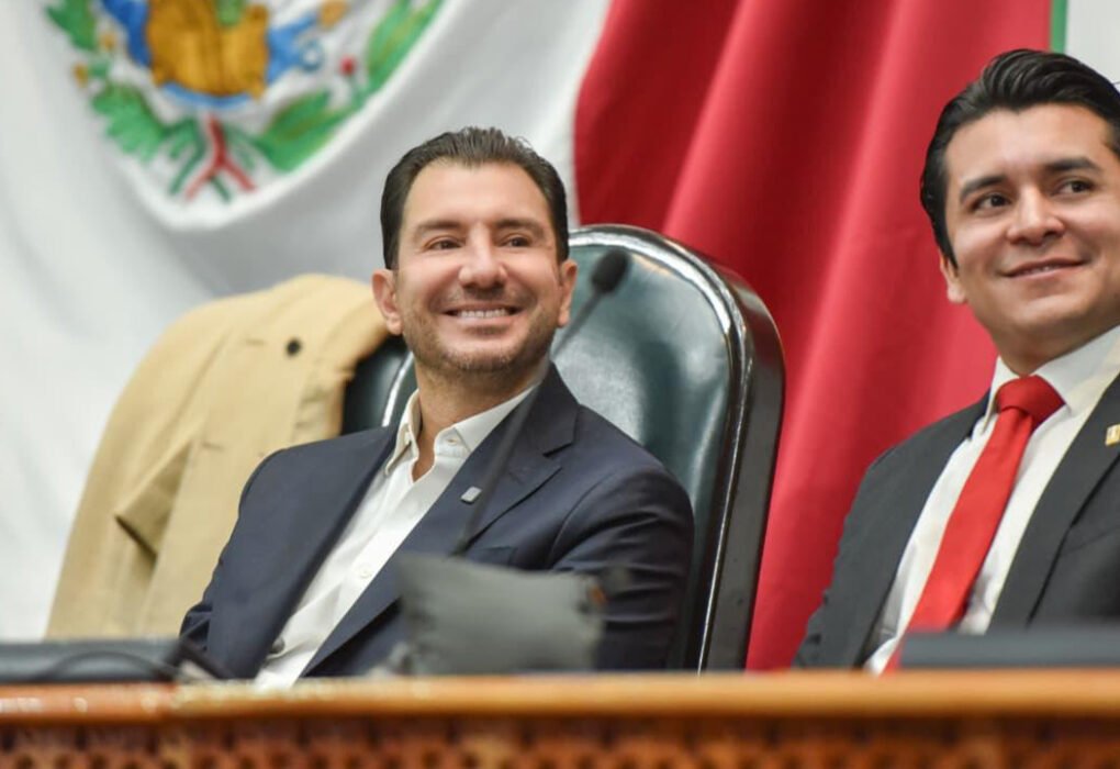 Elías Rescala impulsa participación juvenil en Congreso Edomex