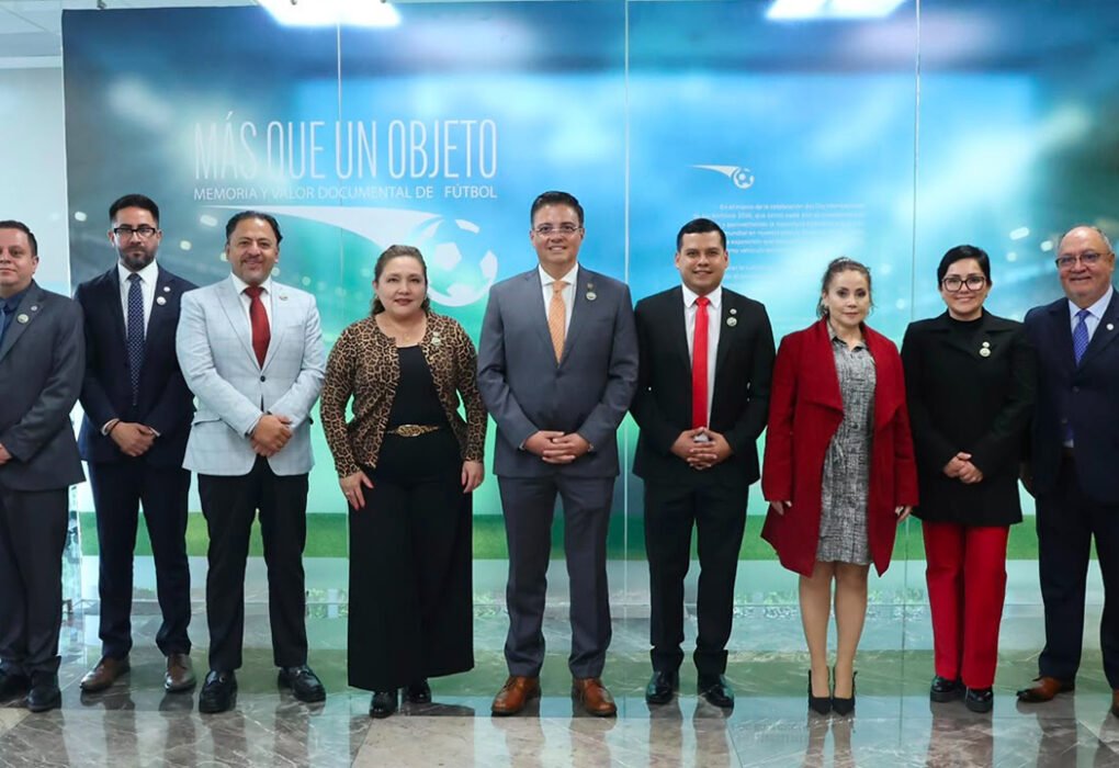 Exposición del PJEdomex conecta archivos y fútbol