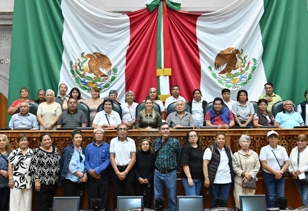 Habitantes de Texcoco dialogan con diputada sobre reformas legales