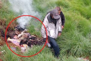 Lo-agarraron-sorprendido-quemando-basura-en-la-vía-pública,-en-Toluca