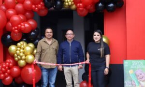 Manuel Vilchis respalda a nuevos comercios en Zinacantepec