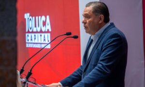 Ricardo Moreno presenta trituradora para conservación de suelos