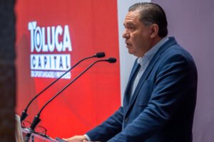 Ricardo Moreno presenta trituradora para conservación de suelos