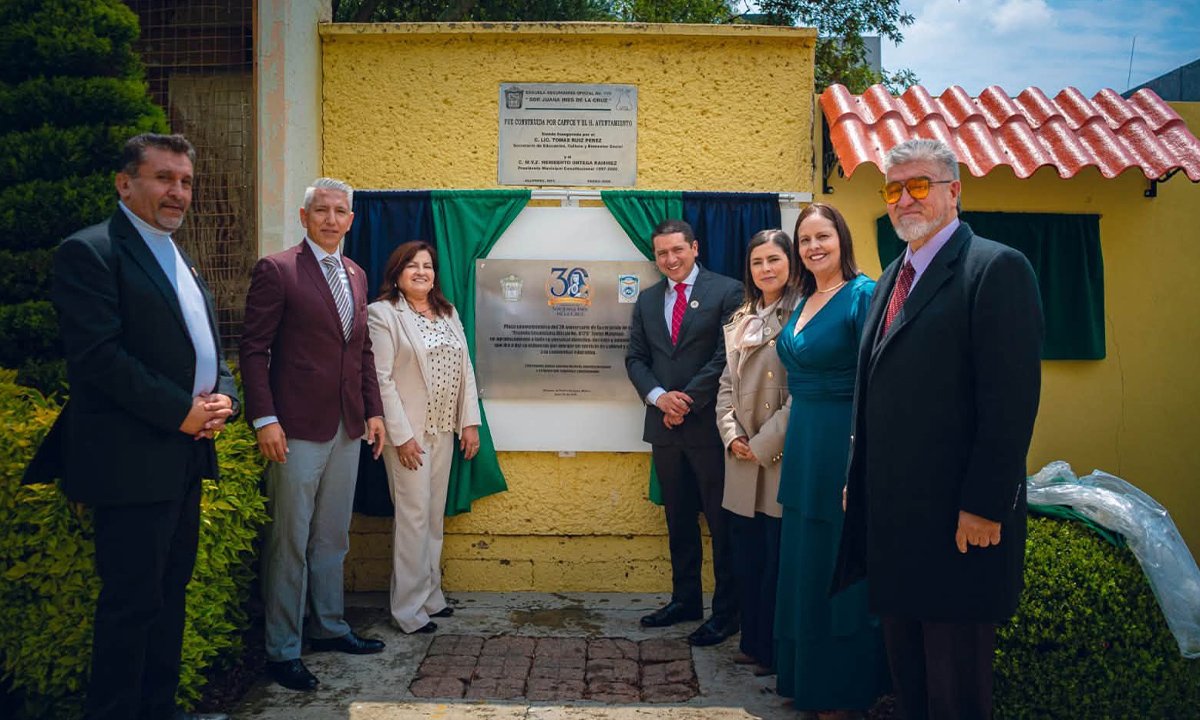 Rodolfo Noguez celebra 30 aniversario de secundaria Sor Juana Inés de la Cruz