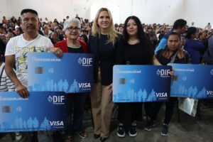 Romina Contreras inició la distribución de 11,450 apoyos a familias, madres solteras, adultos mayores y personas con discapacidad.
