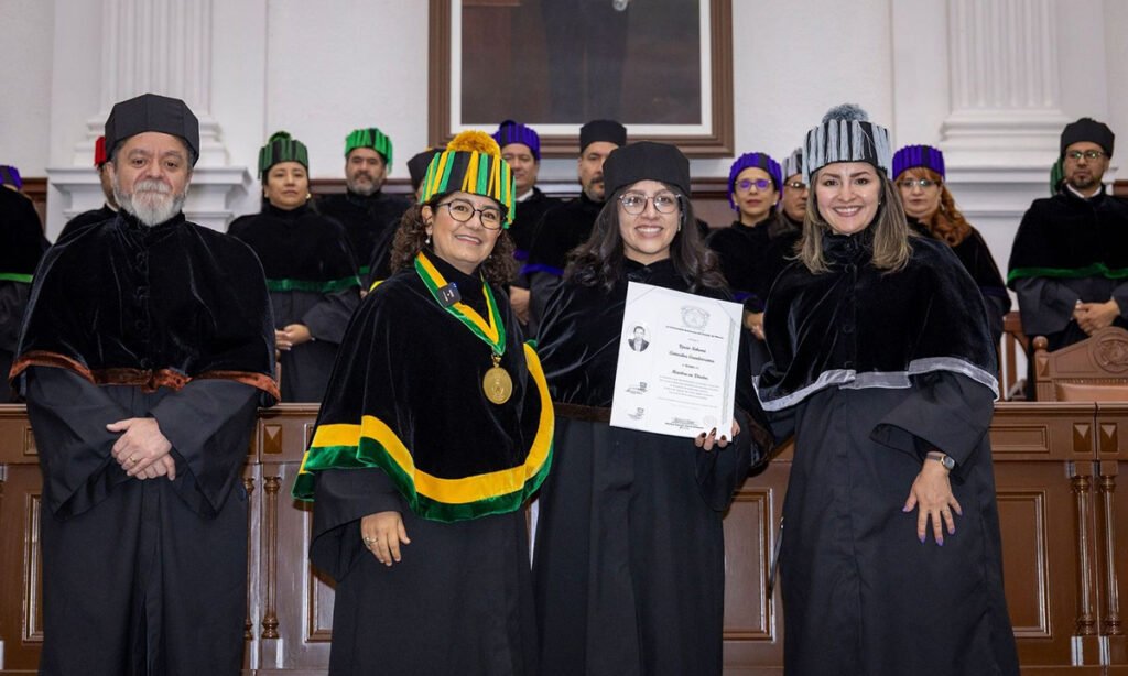 UAEMéx celebra investidura de posgrados con Silvia Torres