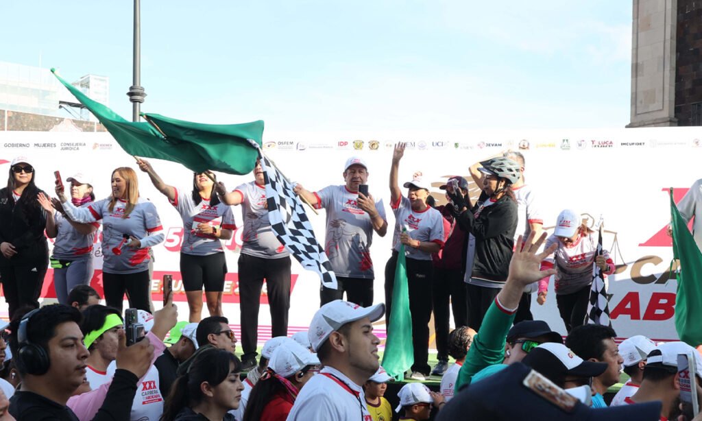 5000 corredores participan en la XXX Carrera de la y el Abogado