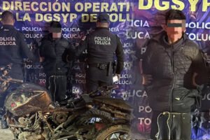 Cae menor en Toluca tras ataque a cajero y negocio