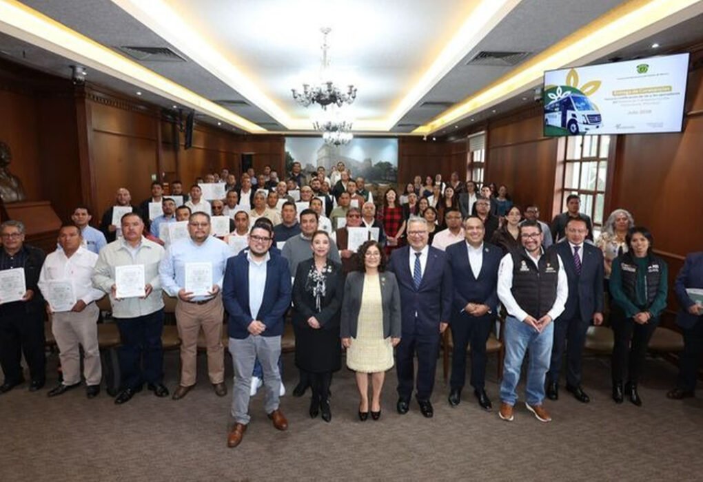 Fortalece UAEMéx profesionalización de operadores del Potrobús