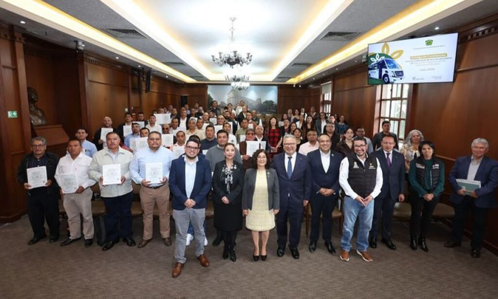 Fortalece UAEMéx profesionalización de operadores del Potrobús
