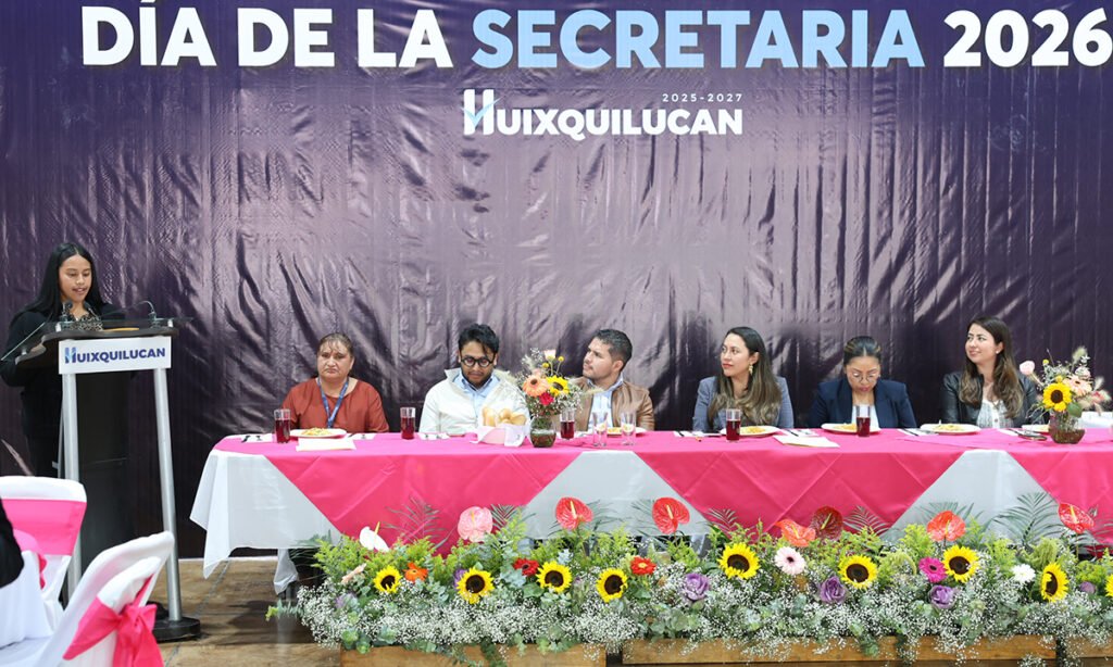 Romina Contreras agradece vocación de servicio en dependencias municipales