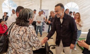 Fernando Flores acerca gobierno a vecinos de San Jorge Pueblo