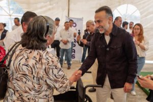 Fernando Flores acerca gobierno a vecinos de San Jorge Pueblo