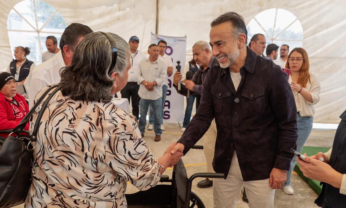 Fernando Flores acerca gobierno a vecinos de San Jorge Pueblo