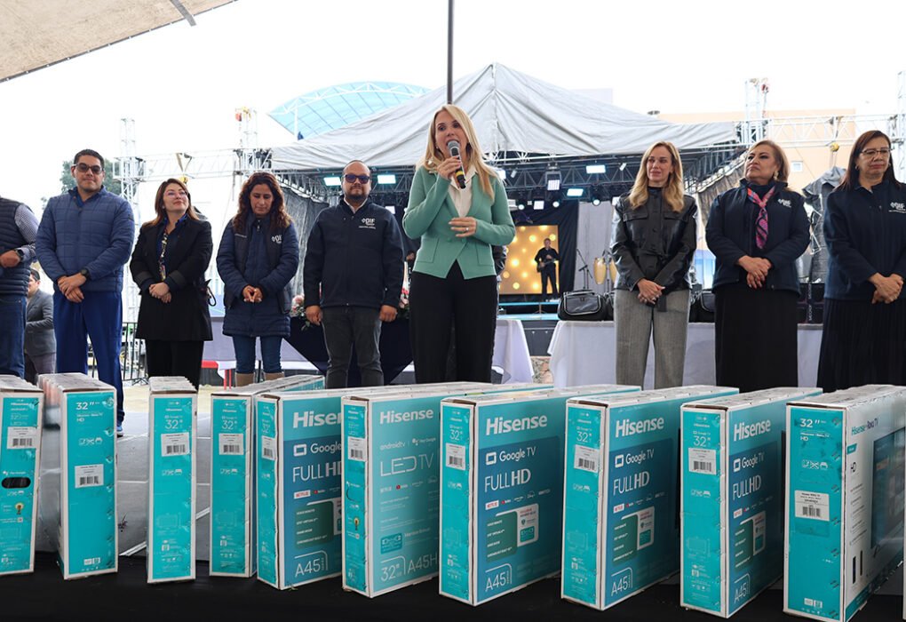 Más de 3500 personas en festejo del Día del Abuelo de Huixquilucan