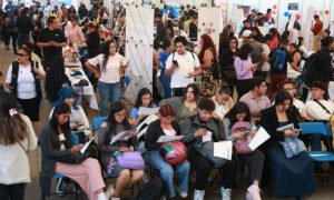 Más de mil vacantes en la Feria del Empleo de Huixquilucan
