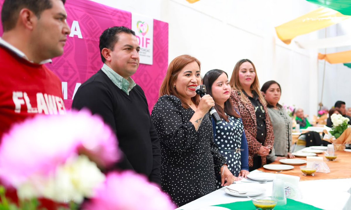 Nancy Valdez celebra a más de mil adultos mayores en Ocoyoacac
