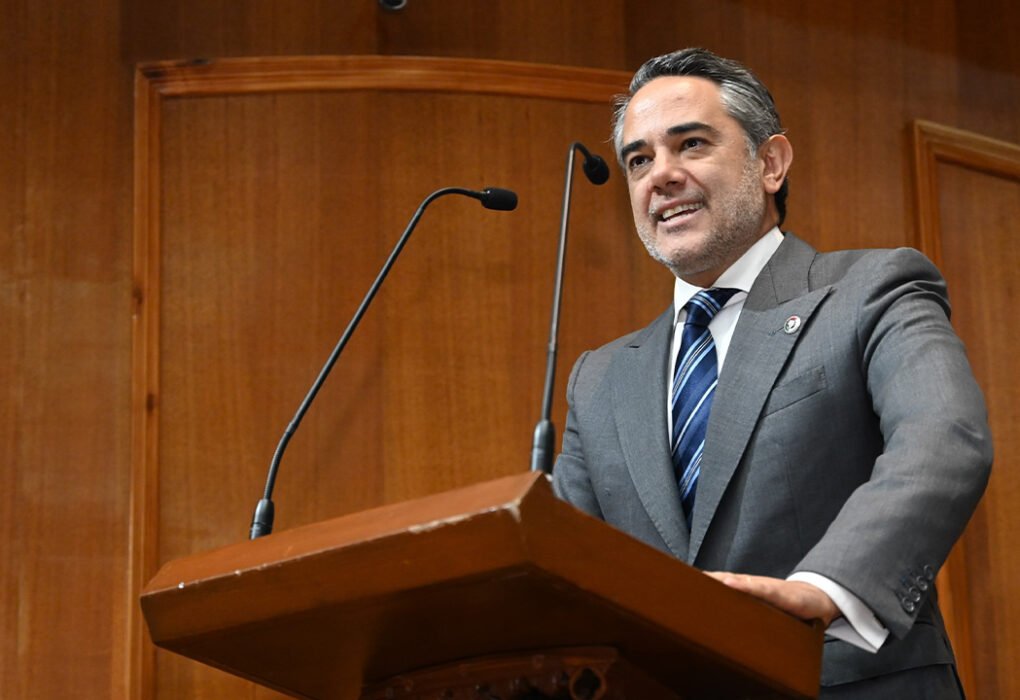 PAN endurece sanciones por violencia vicaria en Edomex