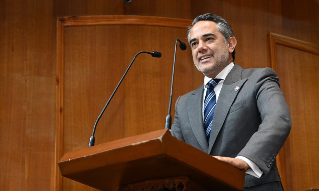 PAN endurece sanciones por violencia vicaria en Edomex