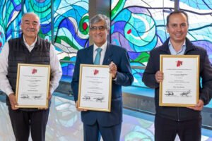 Reconocimiento Nezahualcóyotl a egresados de UAEMéx