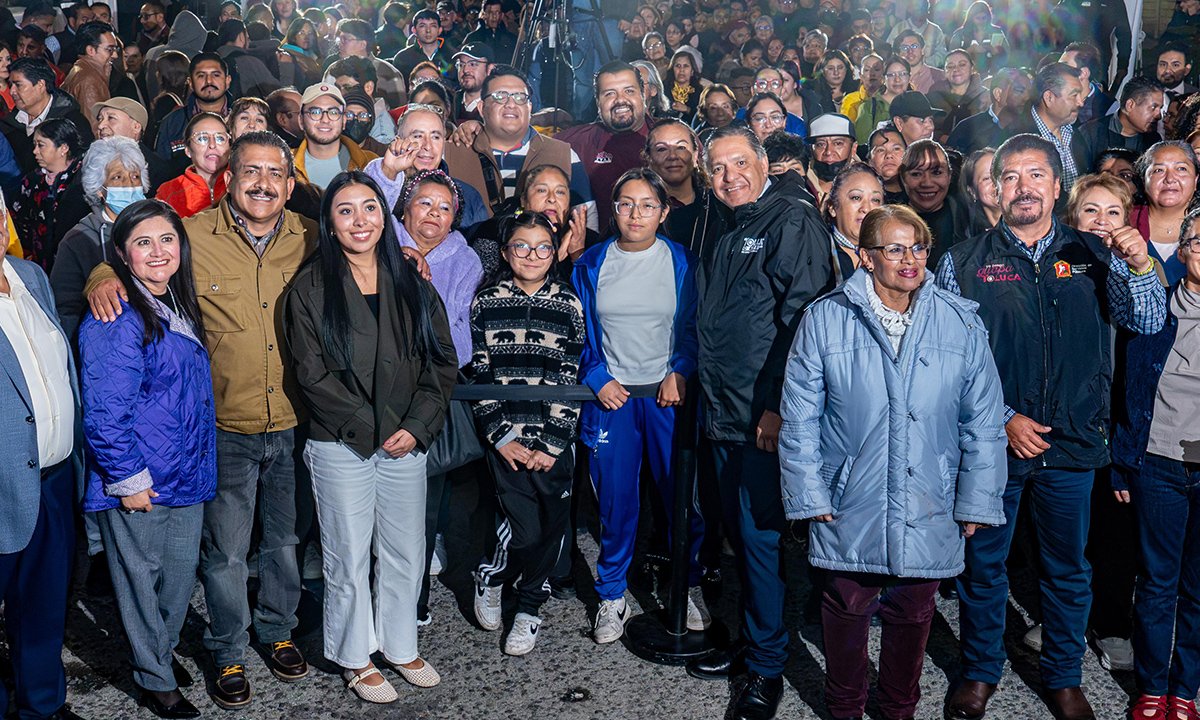 Ricardo Moreno enciende 70 luminarias en Nueva Oxtotitlán