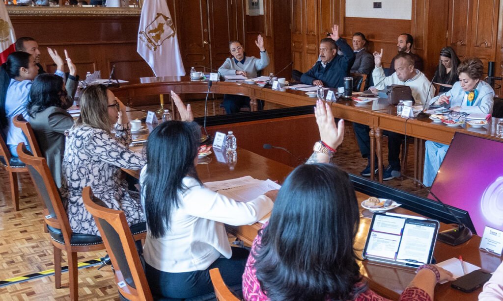 Toluca aprueba reforma judicial y permisos para fiestas patronales