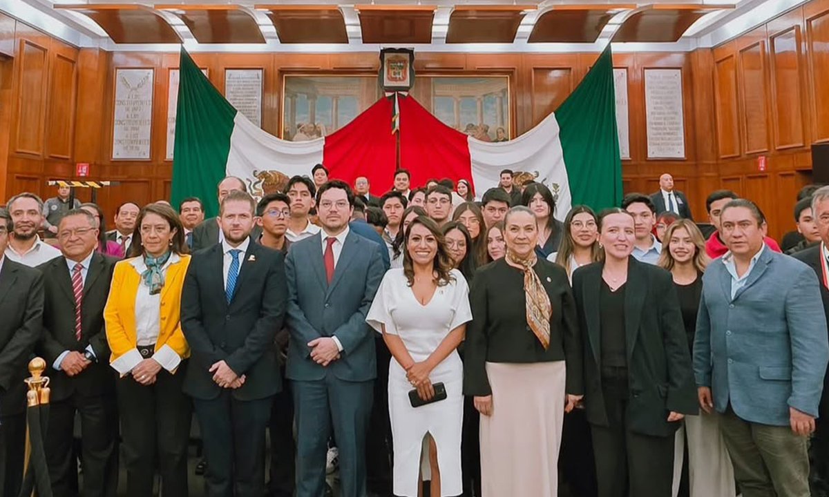 Ruth Salinas promete llevar inquietudes de la UAEMéx al Legislativo