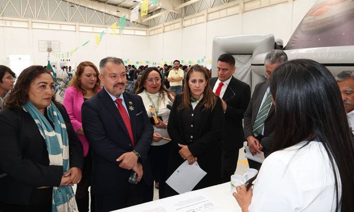 UAEMéx lleva feria científica a comunidades universitarias