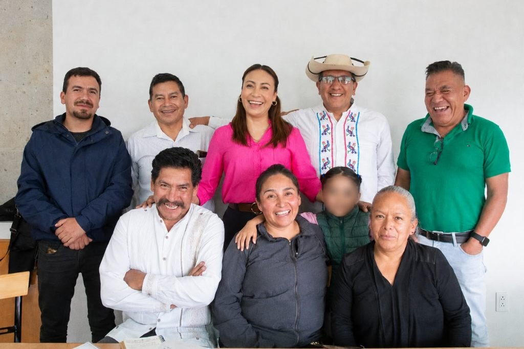Diálogo con representantes indígenas