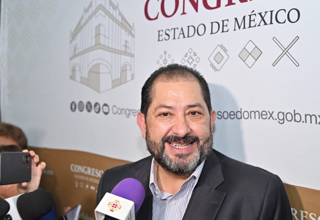 Morena defiende derechos laborales en cierre del Infoem: Paco Vázquez