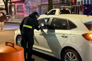 Alcoholímetro frena a 81 conductores en Toluca