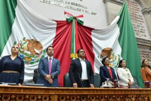 Congreso mexiquense rinde homenaje a fallecidos y plantea demandas