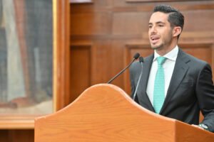 Couttolenc da mensaje a Delfina Gómez en entrega de 3er Informe