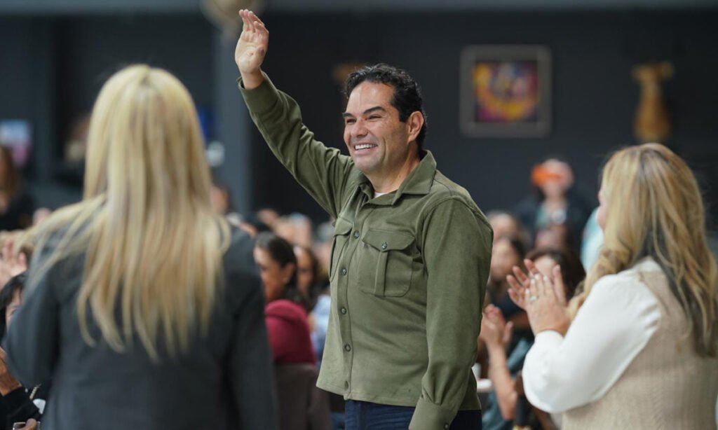 Enrique Vargas del Villar advierte derrota de Morena