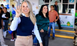 Entrega Romina Contreras obras en dos escuelas de Huixquilucan